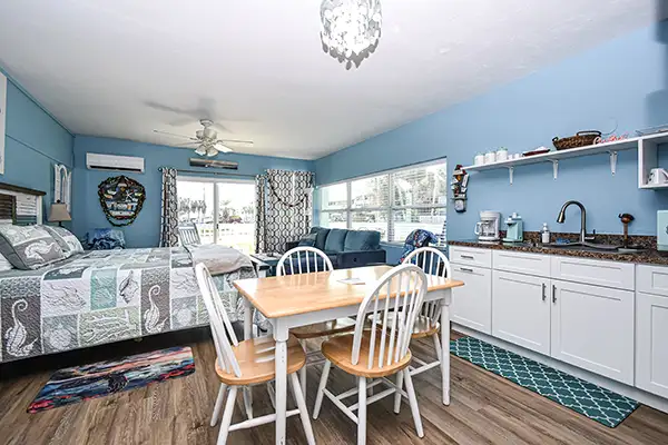 image of kitchen and dining area of cedar key resort rental