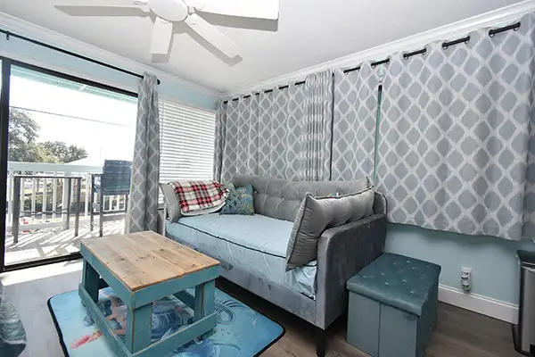 image of kitchen and dining area of cedar key resort rental